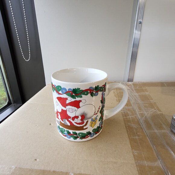 Vintage Christmas Santa Claus on snowshoes Coffee Tea Cup Mug Japan GUC SEE PICS - Picture 1 of 8